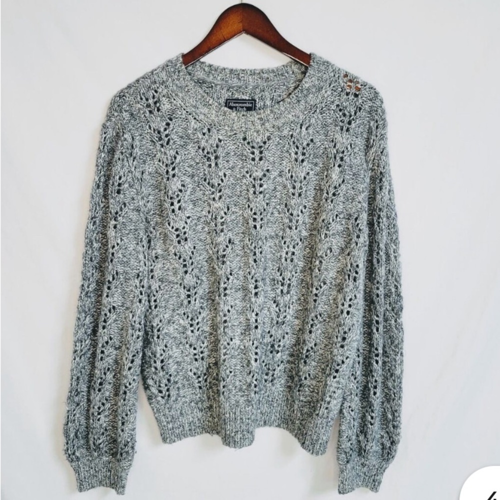 Abercrombie & Fitch Women's Gray Cable Knit Long Sleeve Sweater